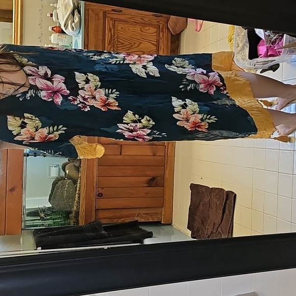 Express Wrap Beach Coverup - Picture 3 of 10